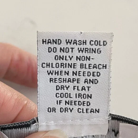 Carmen Marc Valvo Slvless Ribbed Rayon Nylon Knit Striped Dress Red Black Sz M - Picture 10 of 11